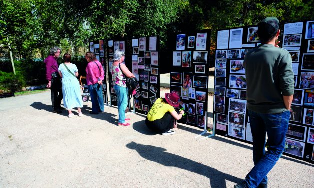 Continúa la exposición sobre los 50 años de la Cabalgata de Hortaleza