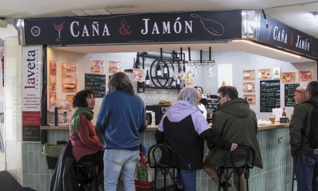 La calle Nápoles resurge de sus cenizas