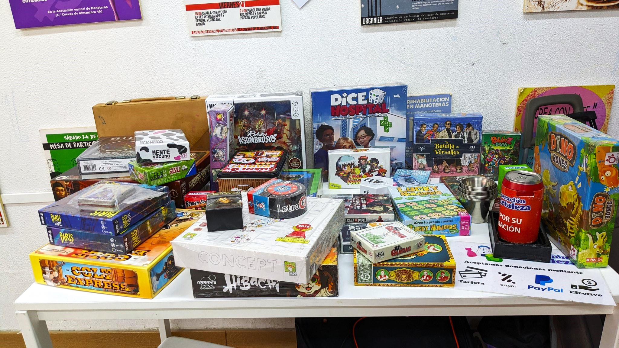 Sesión matutina de juegos de mesa y rol en Manoteras