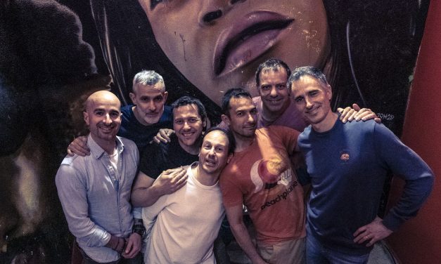 Últimos Clientes llena de energía Hortaleza con sus versiones