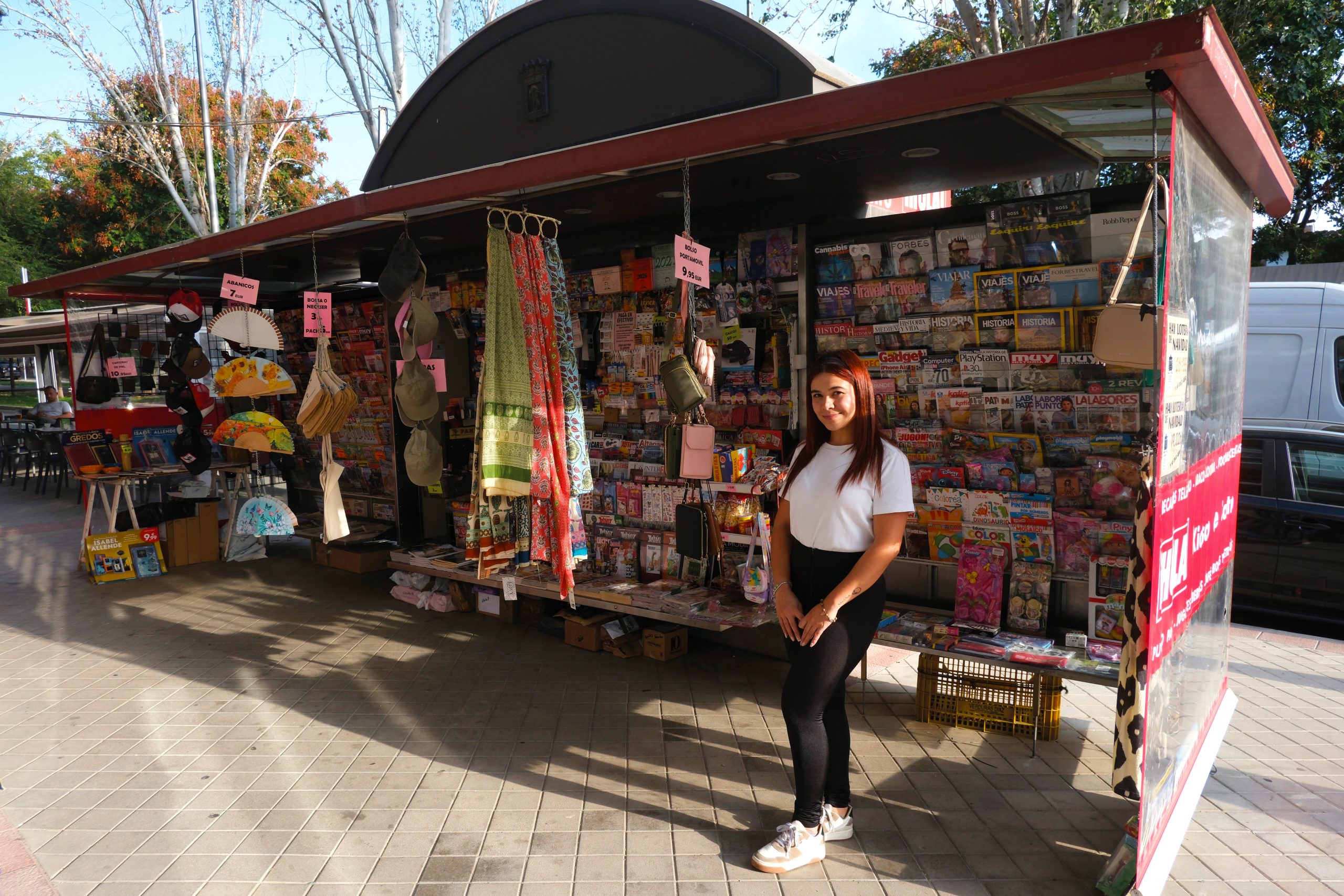 Apenas una docena de quioscos de prensa resisten en todo el distrito de Hortaleza 2 Quioscos de prensa Hortaleza