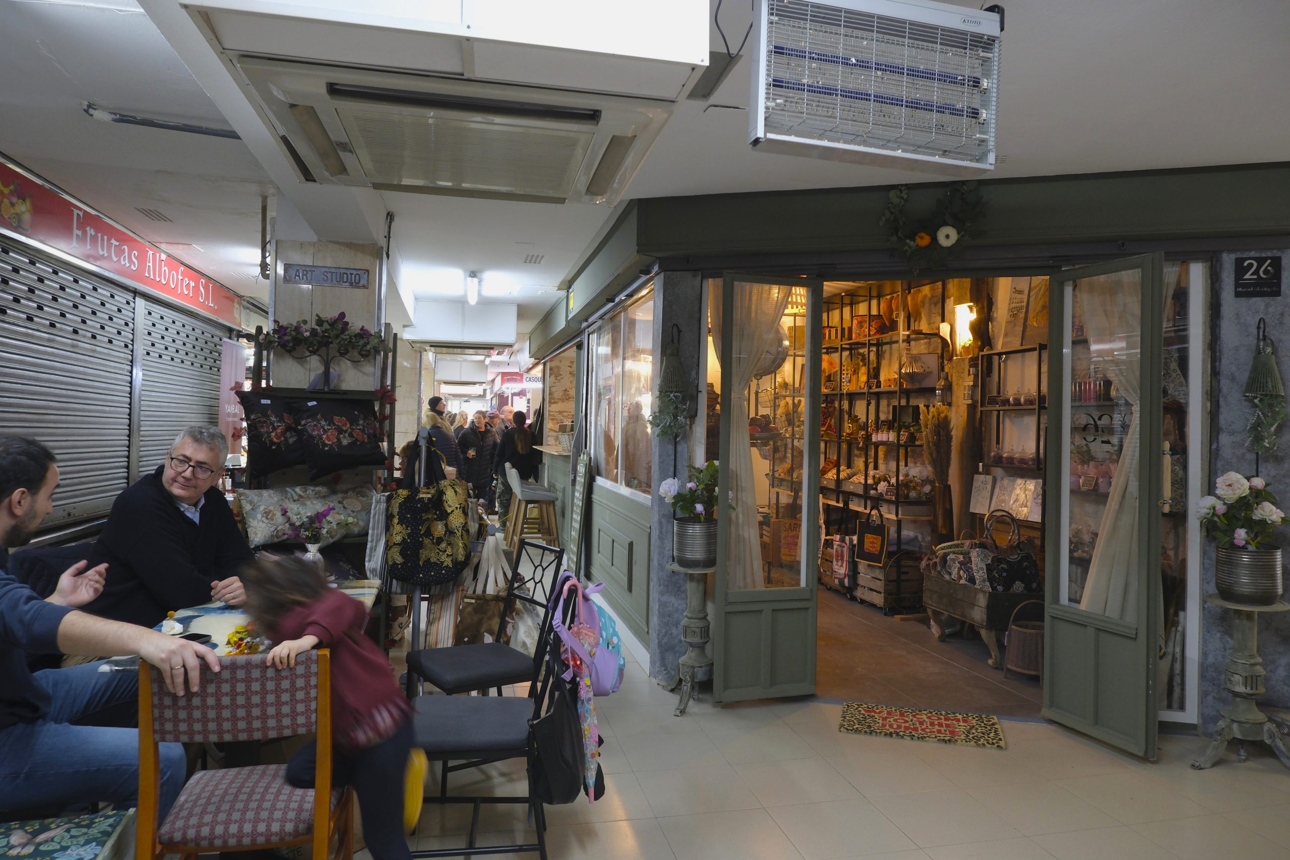 rastrillo solidario Mercado Tradicional de Nápoles 