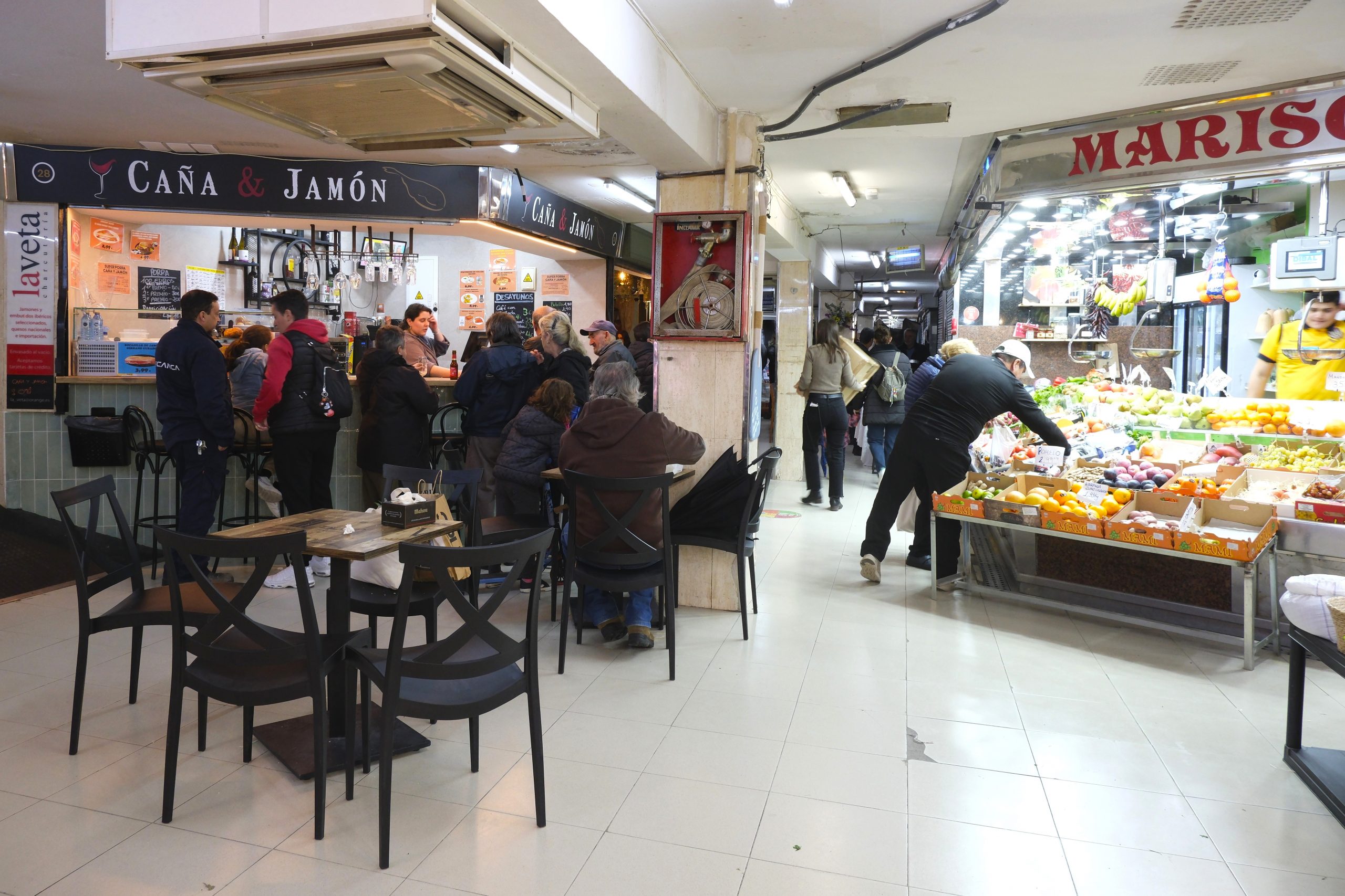 rastrillo solidario Mercado Tradicional de Nápoles 